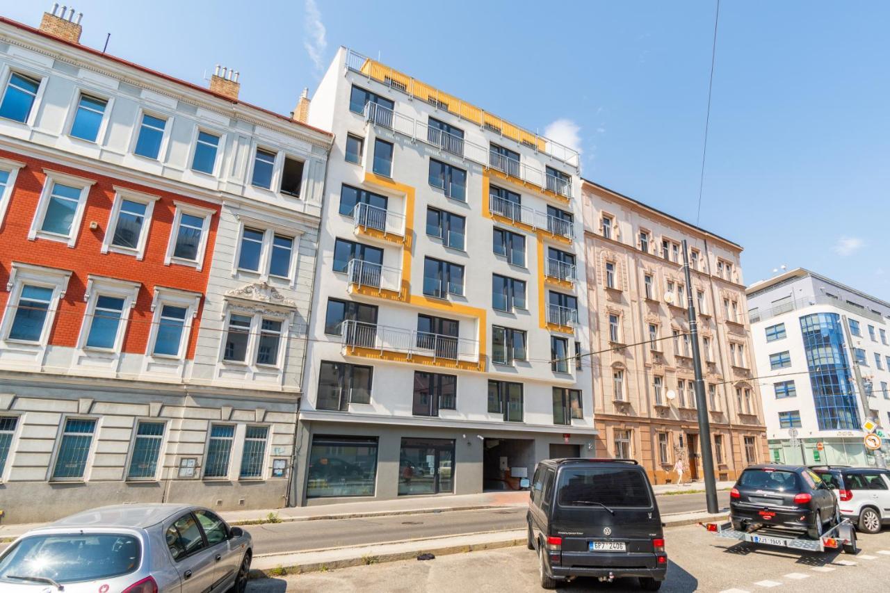 Brand New Two Room Apartment #34 With Free Secure Parking In The Center براغ المظهر الخارجي الصورة