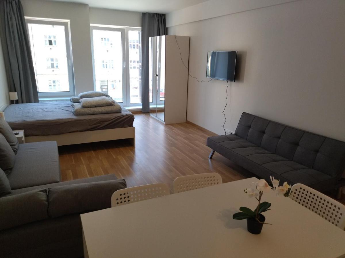 Brand New Two Room Apartment #34 With Free Secure Parking In The Center براغ المظهر الخارجي الصورة