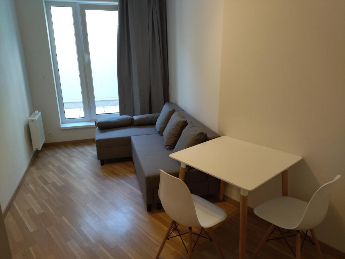 Brand New Two Room Apartment #34 With Free Secure Parking In The Center براغ المظهر الخارجي الصورة